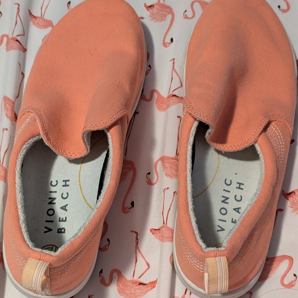 Vionic Women's Peach Flats